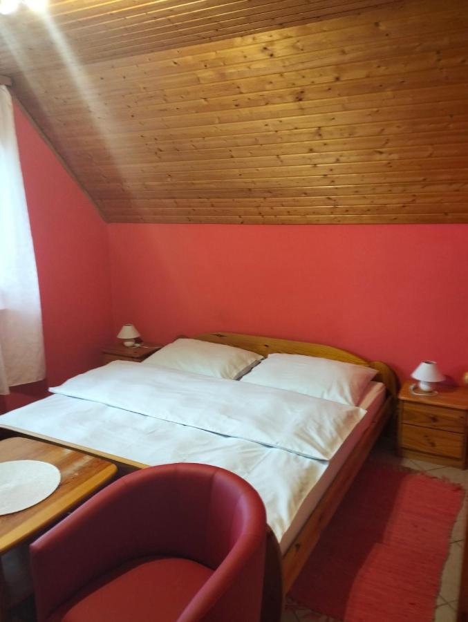 A-Privat Hotel Liptovsky Mikulas Bagian luar foto