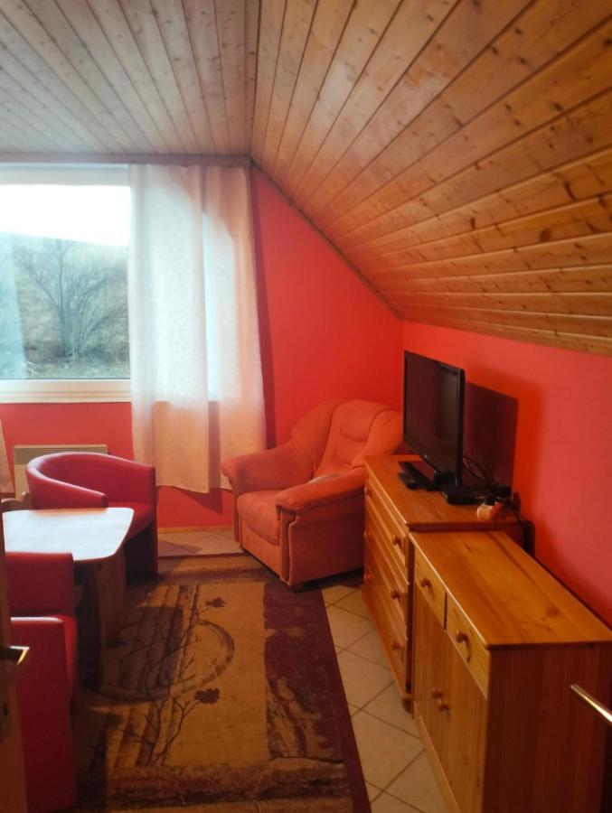 A-Privat Hotel Liptovsky Mikulas Bagian luar foto