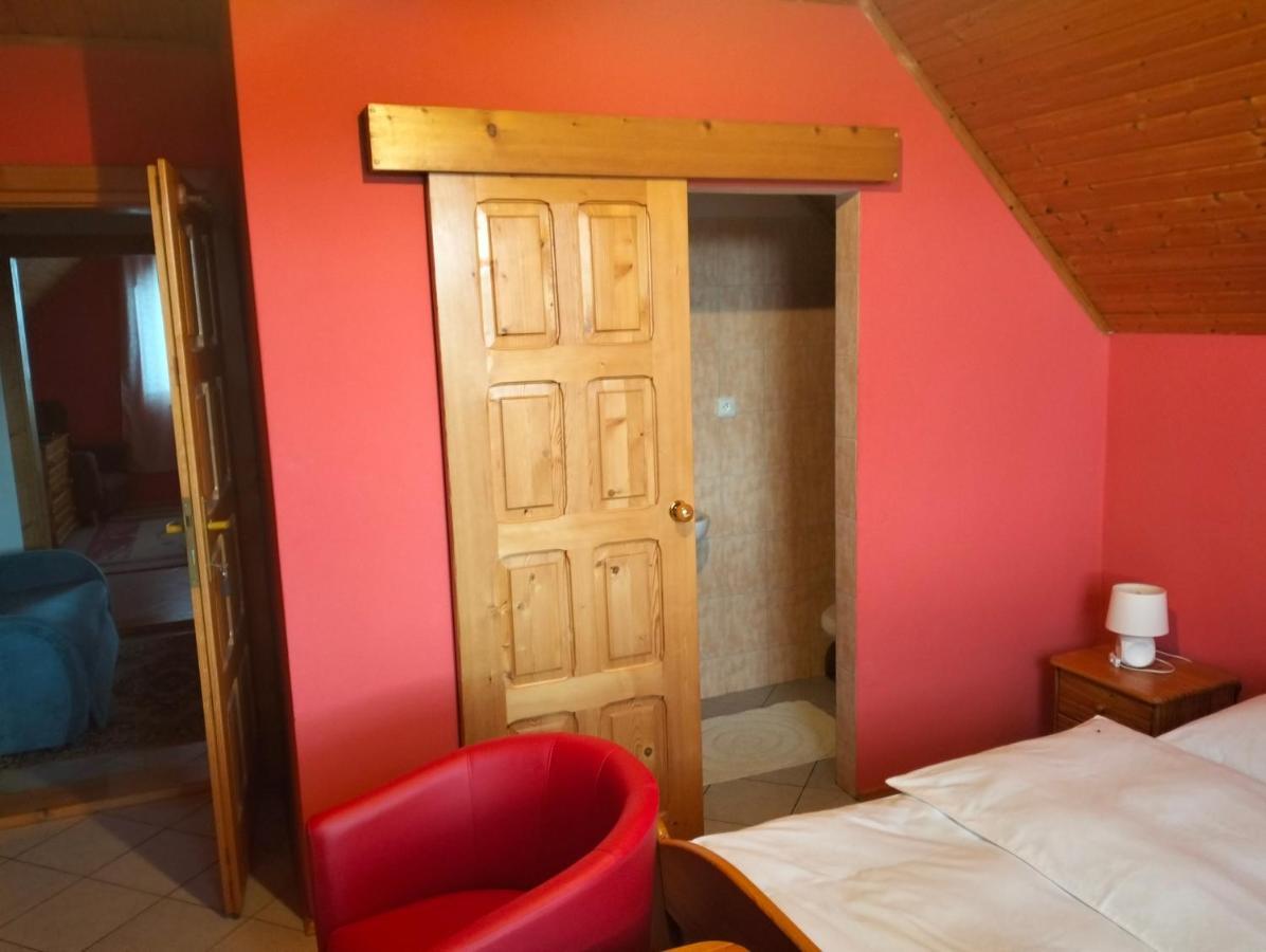 A-Privat Hotel Liptovsky Mikulas Bagian luar foto